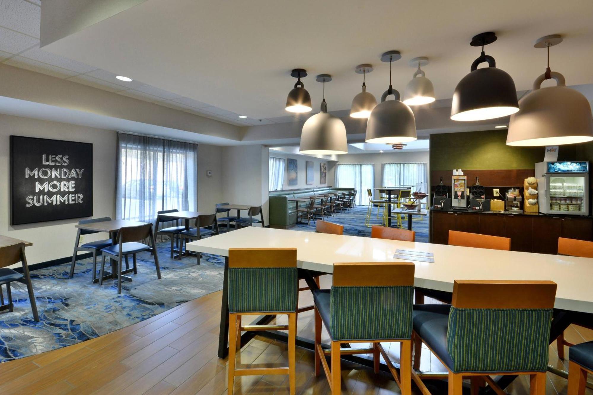 Fairfield Inn & Suites By Marriott Charlottesville North Exteriér fotografie
