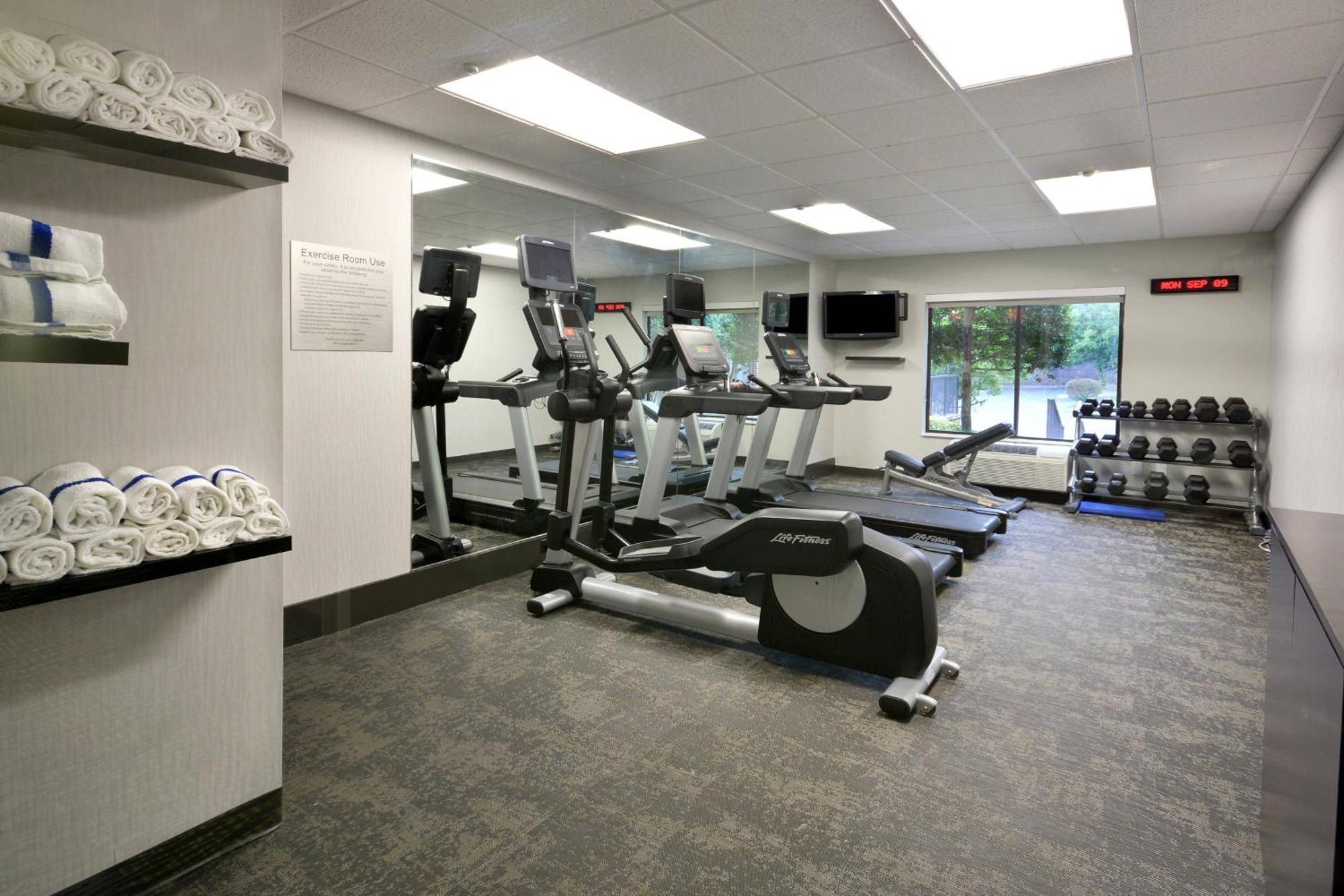 Fairfield Inn & Suites By Marriott Charlottesville North Exteriér fotografie